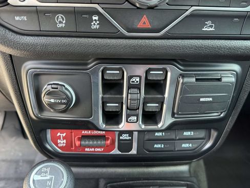New 2026 Jeep Wrangler Unlimited Sport AWD/4WD image 19