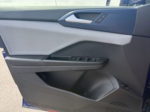 Used 2023 Volkswagen Taos SE FWD image 40