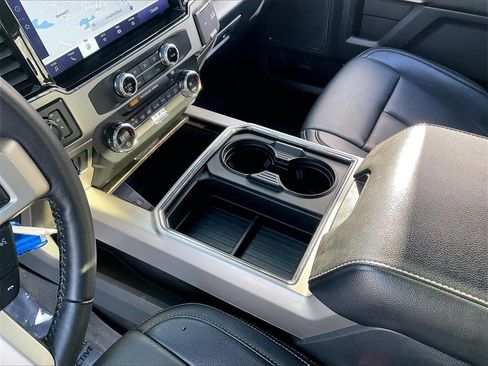 Used 2022 Ford F250 Lariat w/ Chrome Package image 19