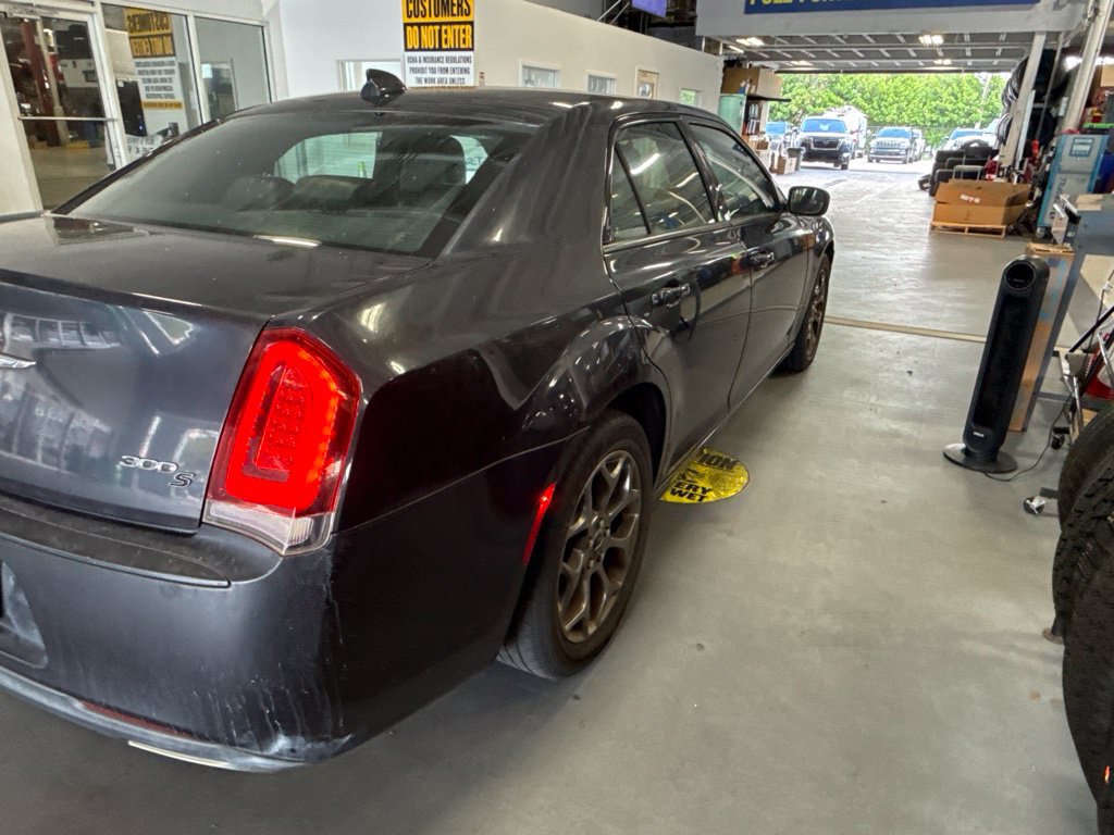 Used 2015 Chrysler 300 S AWD/4WD image 4