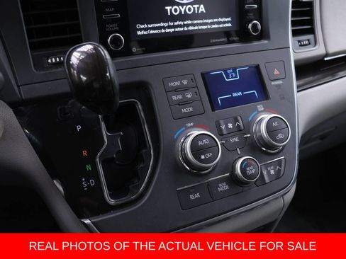 Used 2019 Toyota Sienna XLE image 5