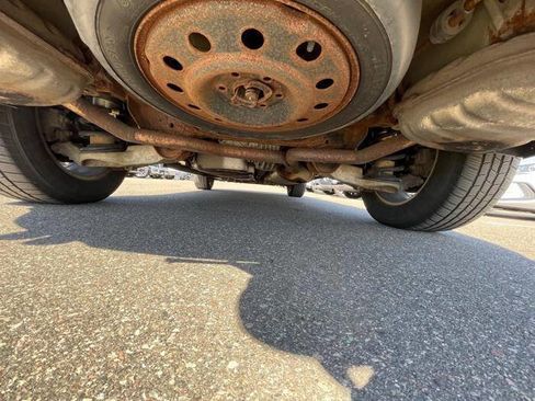 Used 2011 GMC Acadia SLT image 15