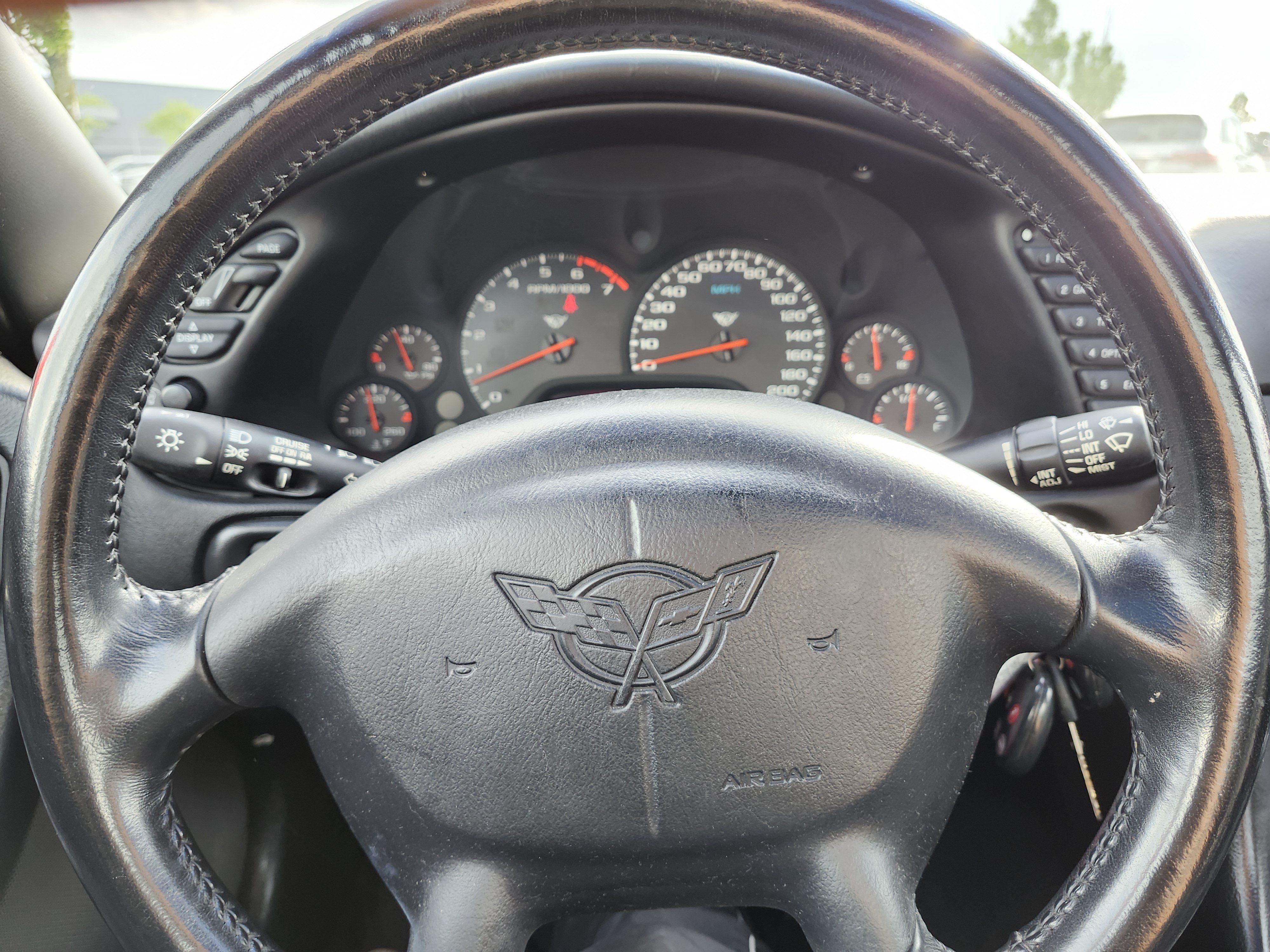 Used 2000 Chevrolet Corvette Coupe w/ Performance Handling Pkg RWD image 25