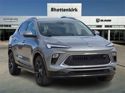 Used 2024 Buick Encore GX Sport Touring w/ Comfort Package image 1