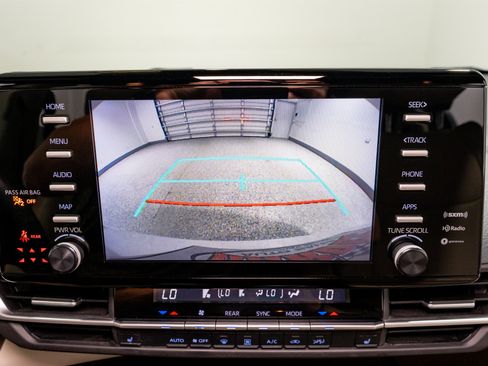 Used 2023 Toyota Sienna XLE FWD image 20