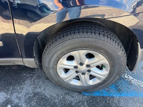 Used 2012 Chevrolet Traverse LS AWD/4WD image 7