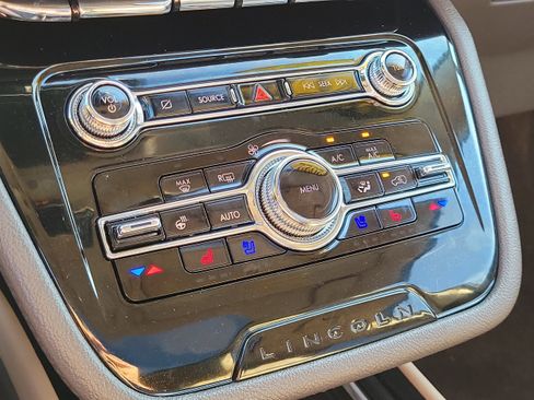 Used 2022 Lincoln Corsair Reserve w/ Equipment Group 201A image 29