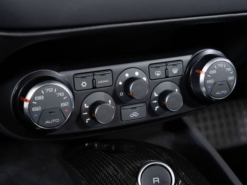 Used 2015 Ferrari California T RWD image 38