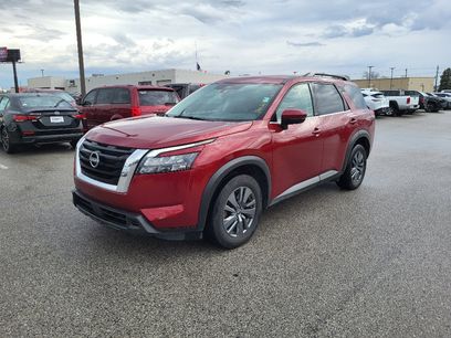 Used 2024 Nissan Pathfinder SV