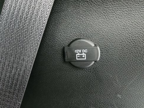 Used 2024 Chrysler Pacifica Limited image 32