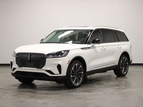 Used 2025 Lincoln Aviator Reserve w/ Equipment Group 201A AWD/4WD image 4