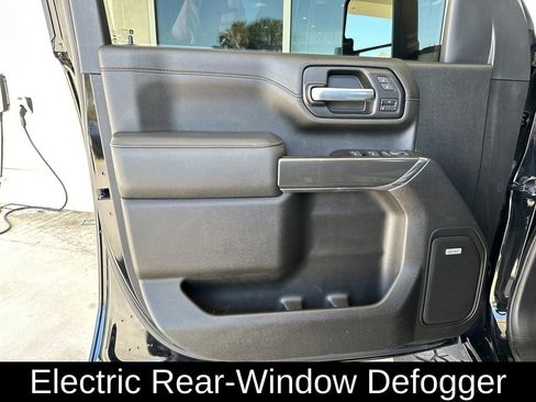 Used 2022 GMC Sierra 2500 AT4 w/ AT4 Preferred Package image 12