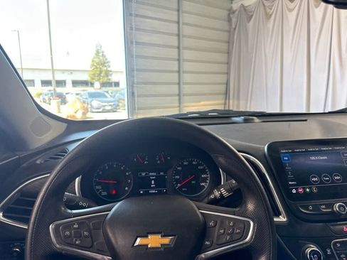 Used 2019 Chevrolet Malibu LT FWD image 27