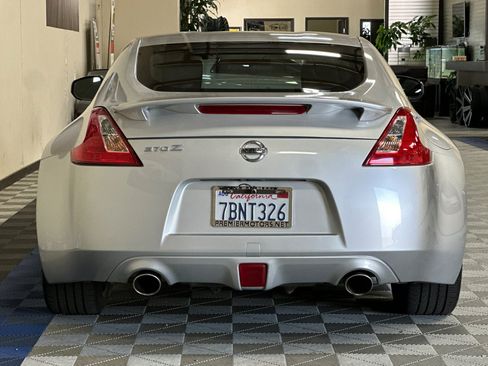 Used 2013 Nissan 370Z Coupe RWD image 5