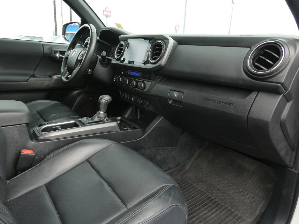 Used 2023 Toyota Tacoma TRD Sport w/ TRD Premium Sport Package AWD/4WD image 16