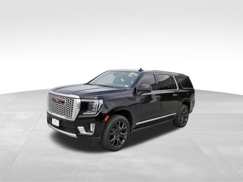 Used 2023 GMC Yukon XL Denali w/ Denali Reserve Package image 2