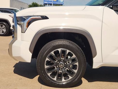 Used 2023 Toyota Tundra Limited AWD/4WD image 5