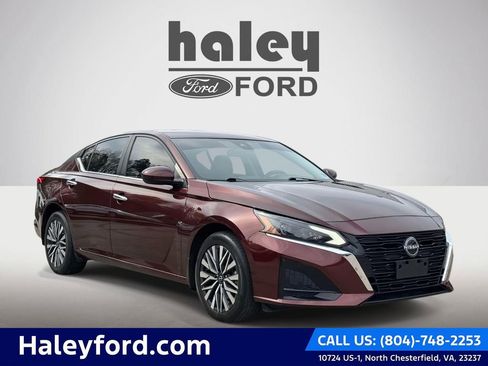 Used 2023 Nissan Altima 2.5 SV image 1