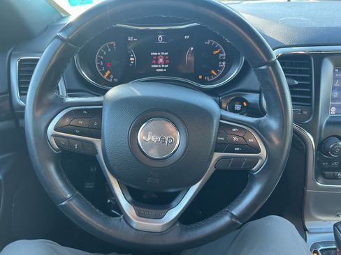 Certified 2019 Jeep Grand Cherokee Laredo image 23