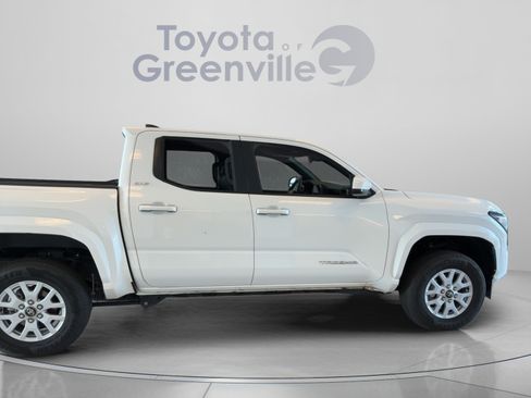 Used 2025 Toyota Tacoma SR5 RWD image 7