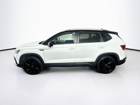 Used 2024 Volkswagen Taos SE AWD/4WD image 4