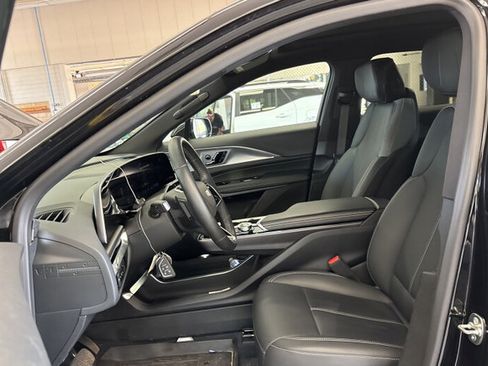 Used 2024 Cadillac Lyriq Tech w/ Driver Assist Package AWD/4WD image 5