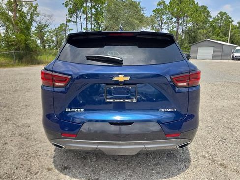 Used 2023 Chevrolet Blazer Premier w/ Enhanced Convenience Package FWD image 5