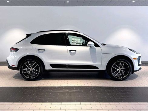 New 2026 Porsche Macan AWD/4WD image 8