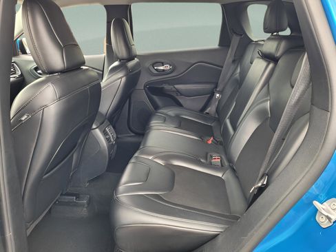 Used 2020 Jeep Cherokee Latitude Plus image 10