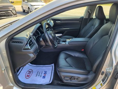Used 2023 Toyota Camry XSE FWD image 11