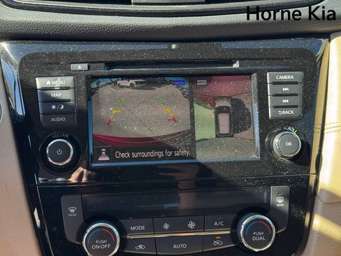 Used 2020 Nissan Rogue SL image 22