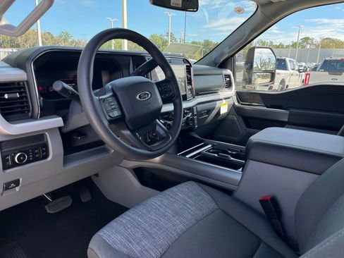 New 2026 Ford F250 XLT w/ XLT Premium Package AWD/4WD image 5