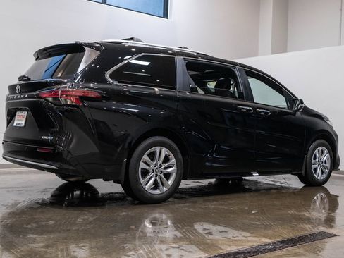 Certified 2026 Toyota Sienna Limited AWD/4WD image 9