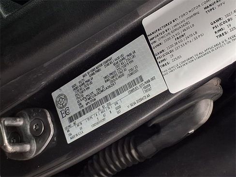 Used 2021 Ford Escape Titanium image 34