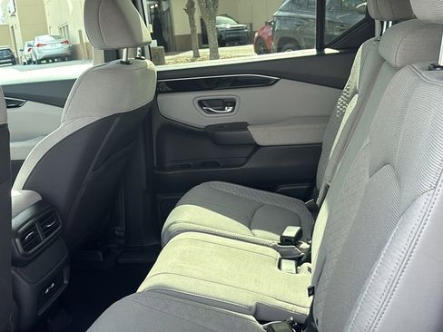 Used 2023 Honda Pilot LX image 29
