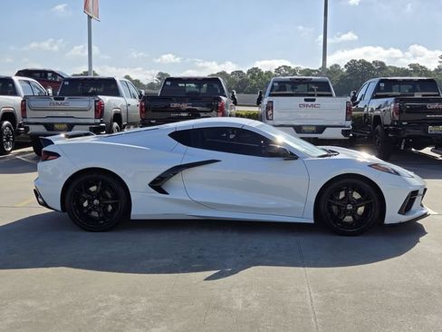 Used 2021 Chevrolet Corvette Stingray Coupe w/ Z51 Performance Package RWD image 4