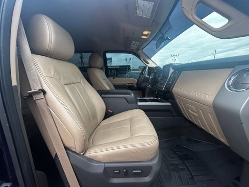 Used 2014 Ford F250 Lariat w/ Lariat Interior Package image 26