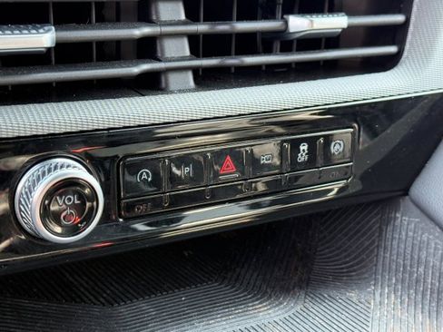 Used 2025 Ford Explorer ST-Line w/ ST-Line Street Pack image 34