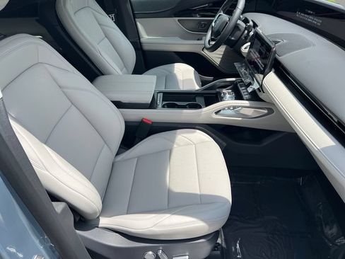New 2026 Lincoln Nautilus Premier AWD/4WD image 14