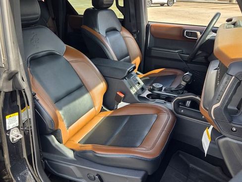 Used 2024 Ford Bronco Outer Banks AWD/4WD image 15