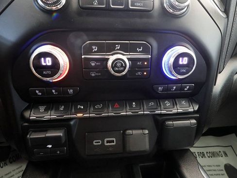 Used 2023 GMC Sierra 2500 AT4 w/ AT4 Premium Plus Package AWD/4WD image 28