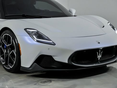 Used 2022 Maserati MC20 Coupe image 4