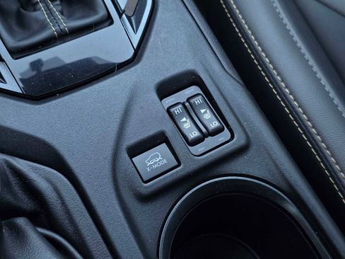 Used 2022 Subaru Crosstrek 2.5i Sport w/ Moonroof Package image 32