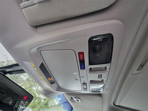 Used 2019 Subaru Outback 2.5i Limited image 32