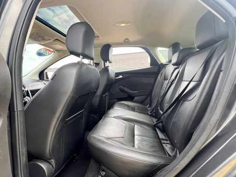 Used 2016 Ford Focus Titanium w/ Titanium Technology Package FWD image 33
