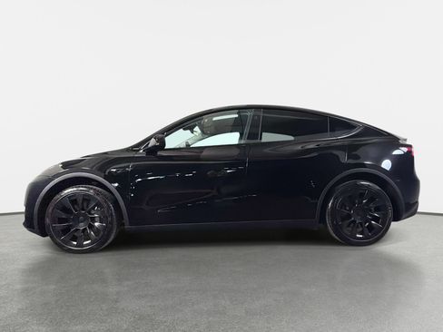 Used 2024 Tesla Model Y Long Range RWD image 16