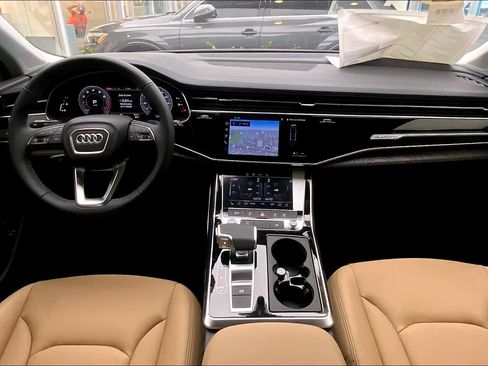Used 2025 Audi Q7 3.0T Premium Plus image 5