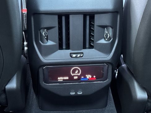Used 2025 BMW X3 xDrive30i w/ Convenience Package AWD/4WD image 16