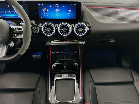 Used 2024 Mercedes-Benz GLA 35 AMG 4MATIC image 11