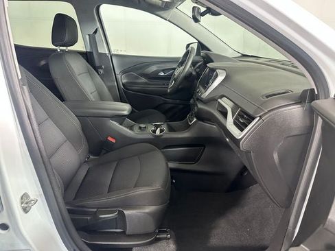 Used 2022 GMC Terrain SLE FWD image 28